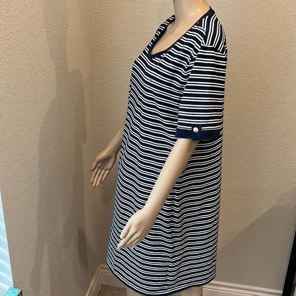 Tommy Hilfiger dress   - Picture 3 of 7